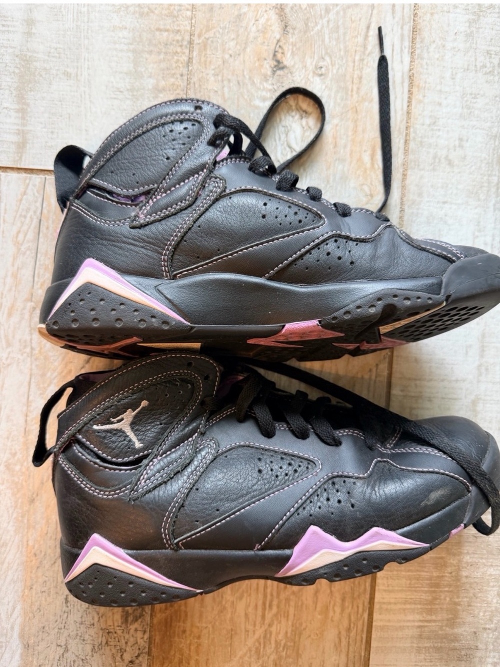 Jordan 7s black with purple accents kids sneakers size US 6Y #basketball